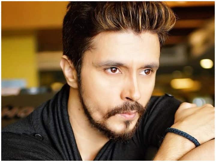 'पीएम नरेंद्र मोदी' बायोपिक में काम कर रहे दर्शन बोले- फिल्म इंडस्ट्री में हैं कई चुनौतियां Pm Narendra Modi biopic actor Darshan on film industry 'पीएम नरेंद्र मोदी' बायोपिक में काम कर रहे दर्शन बोले- फिल्म इंडस्ट्री में हैं कई चुनौतियां