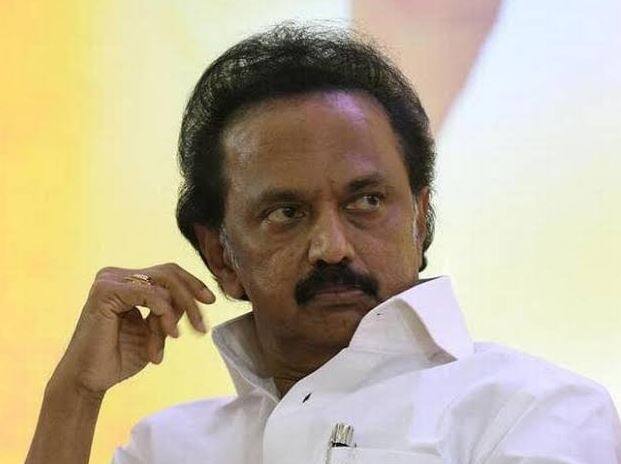 तमिलनाडु: डीएमके ने 20 सीटों पर उम्मीदवारों की घोषणा की, कनिमोझी और ए राजा को टिकट मिला Kanimozhi to Contest First Direct Poll from Tuticorin, A Raja Keeps Nilgiris Ticket तमिलनाडु: डीएमके ने 20 सीटों पर उम्मीदवारों की घोषणा की, कनिमोझी और ए राजा को टिकट मिला