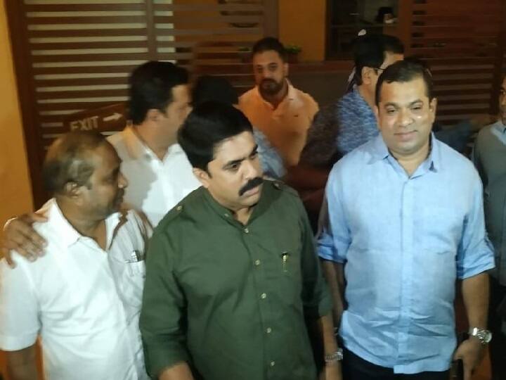 गोवा: नए CM की तलाश के लिए BJP गठबंधन की बैठक, कांग्रेस ने भी ठोका दावा Manohar Parrikar Death: BJP led alliance in Goa did not reach a consensus over the next chief minister गोवा: नए CM की तलाश के लिए BJP गठबंधन की बैठक, कांग्रेस ने भी ठोका दावा