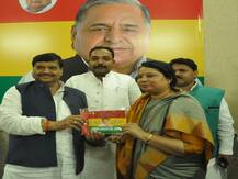 लोकसभा चुनाव 2019: सपा को बड़ा झटका, पूर्व कैबिनेट मंत्री अरुणा कोरी ने थामा प्रसपा का दामन