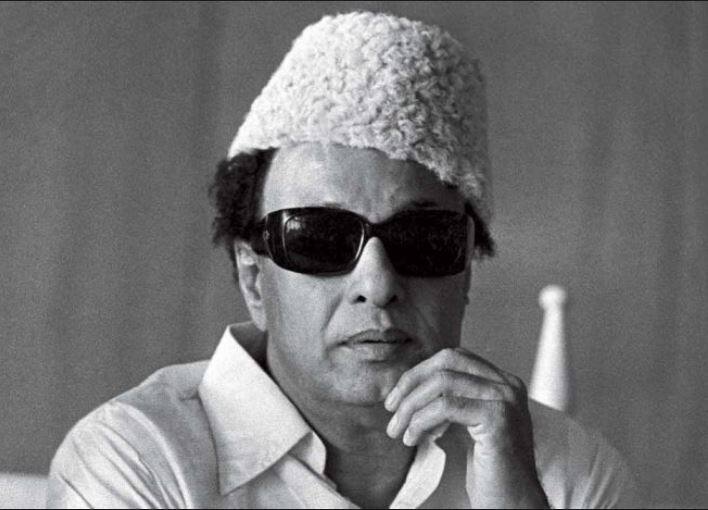 एमजी रामाचंद्रन तमिलनाडु के मुख्यमंत्री थे. उन्हें एमजीआर भी पुकारा जाता था. वह देश के पहले फिल्म एक्टर हैं जो मुख्यमंत्री बने. वह 1977 से 1987 में अपने निधन तक राज्य के सीएम रहे. 