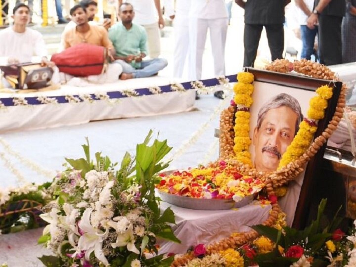 Manohar Parrikar funeral, Manohar Parrikar cremated with full state honours पूरे राजकीय सम्मान के साथ हुआ मनोहर पर्रिकर का अंतिम संस्कार, उमड़ा जनसैलाब