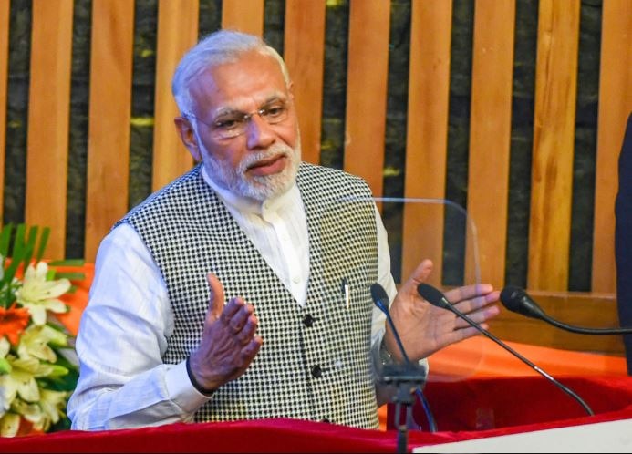 चौकीदारी पर आक्रामक हुई BJP, 31 मार्च को पीएम 'मैं भी चौकीदार' से जुड़े लोगों से वीडियो कॉन्फ्रेंसिंग से बात करेंगे PM Modi will interact with people who have joined the 'Main Bhi Chowkidar' campaign On March 31 चौकीदारी पर आक्रामक हुई BJP, 31 मार्च को पीएम 'मैं भी चौकीदार' से जुड़े लोगों से वीडियो कॉन्फ्रेंसिंग से बात करेंगे