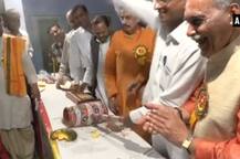 Holi 2019:  होली के मौके पर इलाहाबाद में हथौड़े की निकली बारात, जानें क्या है पूरी कहानी