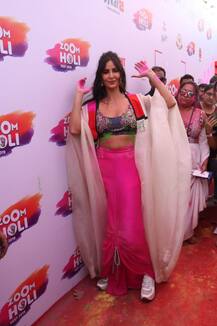 होली के दिन मस्त मलंग अवतार में नजर आईं कैटरीना कैफ, सोशल मीडिया पर वायरल हो रही तस्वीरें