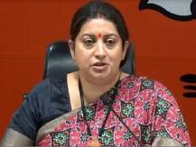 अमेठी: रोड शो के जरिए स्मृति ईरानी ने किया शक्ति प्रदर्शन, भगवा साड़ी पहन कर आई महिलाएं