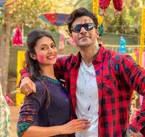 दिव्यांका त्रिपाठी से लेकर जेनिफर विंगेट ने ऐसे मनाया होली का जश्न, देखें तस्वीरें दिव्यांका त्रिपाठी से लेकर जेनिफर विंगेट ने ऐसे मनाया होली का जश्न, देखें तस्वीरें