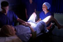 हैरतअंगेज! प्रसव के दौरान धड़ से अलग हुआ बच्चा आया बाहर, जानकर हर कोई है हैरान