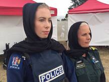 मुस्लिमों के प्रति एकजुटता दिखाने के लिये न्यूजीलैंड की महिलाओं ने पहना हिजाब