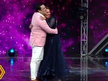 गीता कपूर के साथ \'सुपर डांसर\' के डांस फ्लोर पर गोविंदा ने जमकर मचाया धमाल, बार-बार देखा जा रहा Video