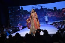 दुल्हन के लिबास में रैंप पर उतरीं श्वेता बच्चन, खुशी से तालियां बजाती दिखीं मां जया, देखें तस्वीरें