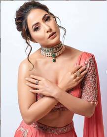 लाल लहंगे में नजर आया हिना खान का ग्लैमरस अवतार, प्रियांक शर्मा के साथ किया रैम्प वॉक