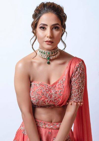हिना खान इन दिनों एकता कपूर के मशहूर डेली सोप 'कसौटी ज़िन्दगी की' के सीजन 2 में मशहूर विलेन 'कोमोलिका' का किरदार निभा रही हैं. (तस्वीर-इंस्टाग्राम)