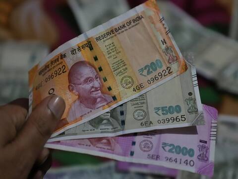 लोकसभा चुनाव: आचार संहिता लागू होने के बाद 143 करोड़ के कैश समेत 539 करोड़ रुपये की अवैध सामग्री जब्त लोकसभा चुनाव: आचार संहिता लागू होने के बाद 143 करोड़ के कैश समेत 539 करोड़ रुपये की अवैध सामग्री जब्त