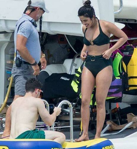 इस वैकेशन पर प्रियंका और निक की रोमंटिक कैमिस्ट्री भी देखने को मिल रही है.