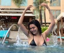 फ्लोरिडा में बीच के किनारे मस्ती करती नजर आईं मशहूर अभिनेत्री करिश्मा तन्ना