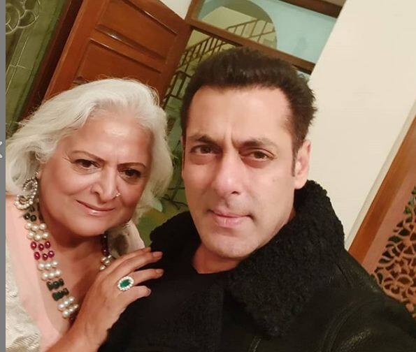 बीना काक ने सलमान के साथ अपने घर में सेल्फी भी पोस्ट की है. 