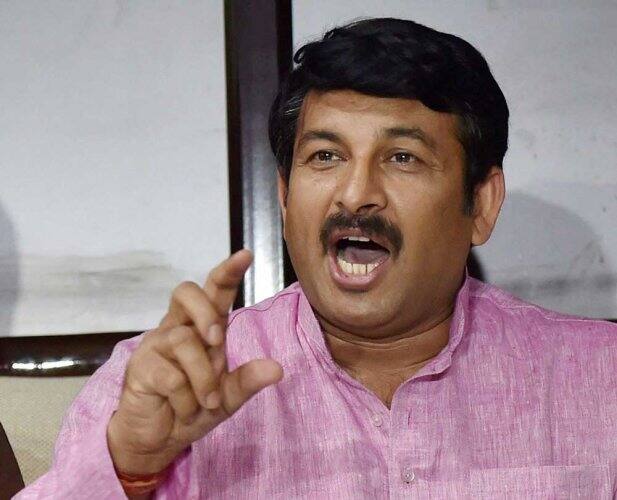 भोजपुरी फिल्म इंडस्ट्री के नाम सिंगर और एक्टर मनोज तिवारी पहले से ही बीजेपी में हैं. मनोज तिवारी इस समय बीजेपी के सांसद और दिल्ली बीजेपी के अध्यक्ष हैं. मनोज तिवारी ने साल 2014 में हुए लोकसभा चुनावों में नॉर्थ ईस्ट दिल्ली सीट से आम आदमी पार्टी के आनंद कुमार 1 लाख से भी ज्यादो मतों से हरा दिया था.