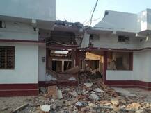 बिहारः गया में नक्सलियों ने बीजेपी नेता का घर बम से उड़ाया, चुनाव वहिष्कार करने का पर्चा छोड़ भागे