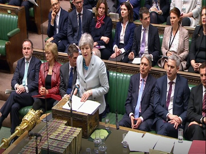Theresa May offers to resign before next phase of negotiations as MPs debate Brexit ब्रिटेन की पीएम थेरेसा मे का बयान, ब्रेक्सिट डील पर समर्थन मिलने के बाद पद से इस्तीफा दे सकती हूं