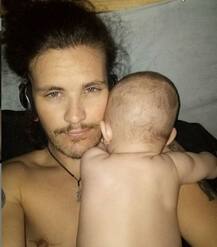 OMG! प्रेगनेंट पुरुष को देखा है कभी, ये तस्वीरें हैं गवाह, देखें यहां