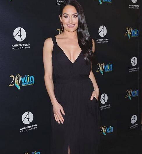 उन्होंने ये भी कहा कि मैं खुद को दूसरी दिशा में ले जाने के लिए तैयार हूं.