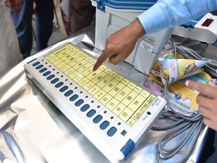 how to know that you have rightly casted your vote by vvpat machine, bihar election 2020 बिहार चुनाव: आपने जिसे वोट दिया उसे ही पड़ा है या नहीं, जानिए कैसे वीवीपैट मशीन से कर पाएंगे चेक