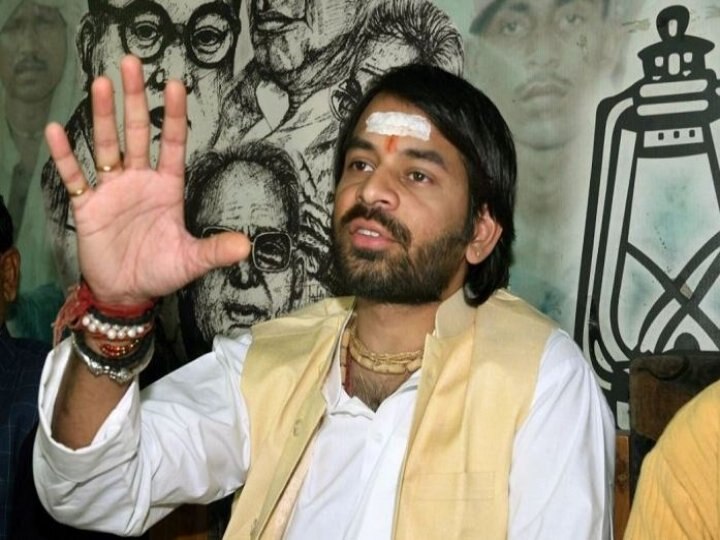 Tej Pratap Yadav said Lalu Yadav absence was big challenge while fighting polls तेजप्रताप यादव ने कहा- इस चुनाव में पिता की गैरहाजिरी चुनौती रही, नतीजे चौंकाने वाले हो सकते हैं