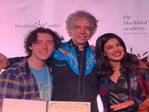 प्रियंका चोपड़ा के देवर फ्रैंकलिन जोनस हुए ग्रेजुएट, फैमिली ने ऐसे किया सेलिब्रेट