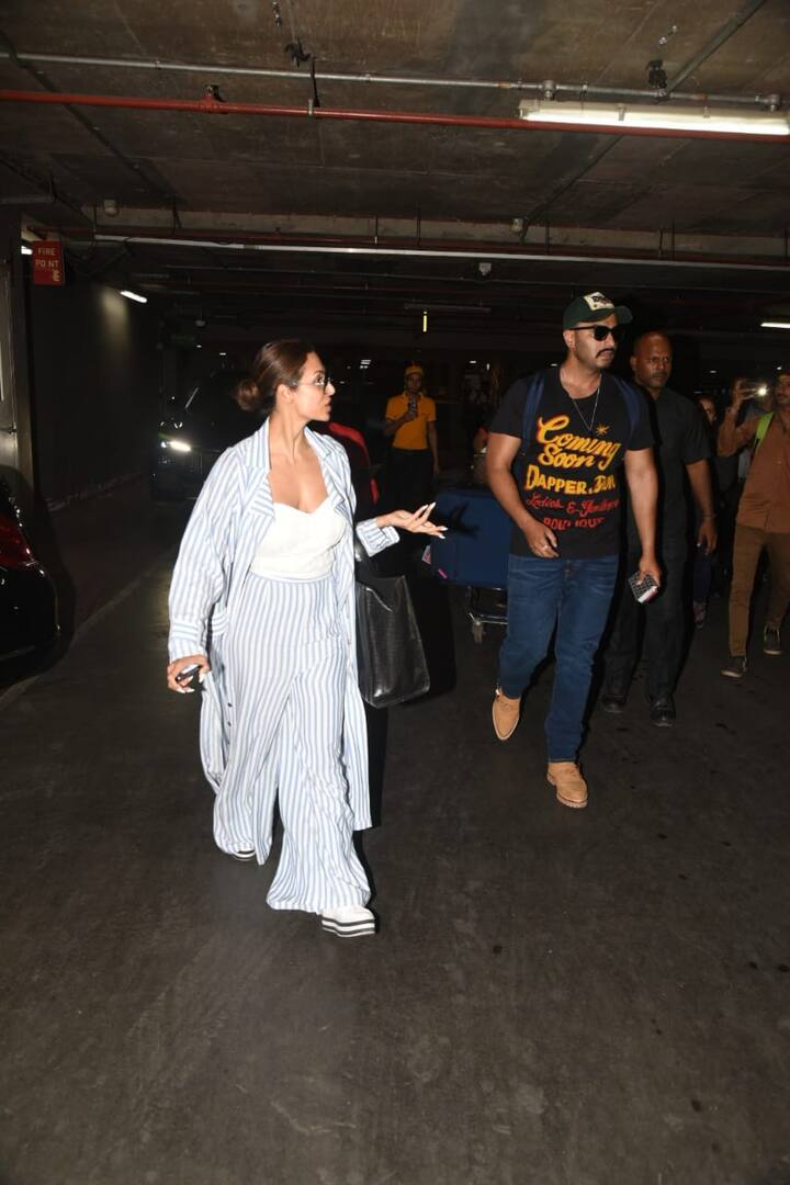 मीडिया रिपोर्ट्स की मानें तो ये दोनों सितारे 19 अप्रैल 2019 को शादी रचा सकते हैं. अर्जुन और मलाइका दोनों ही हिंदू और पंजाबी हैं और ये दोनों क्रिश्चियन रीति-रिवाजों के अनुसार एक चर्च वेडिंग प्लान कर रहे हैं.