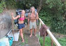 OMG! ये महिला यूरिन से धोती है बाल, जानें क्या है असल मामला