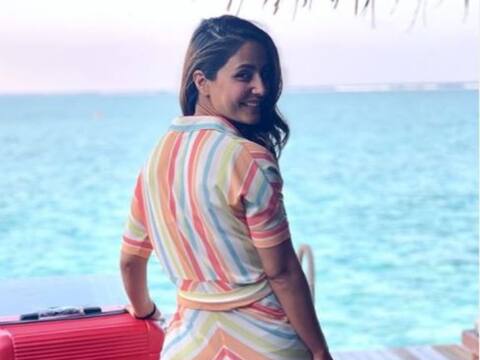 मालदीव में नजर आया हिना खान का ग्लैमरस अवतार, देखें तस्वीरें मालदीव में नजर आया हिना खान का ग्लैमरस अवतार, देखें तस्वीरें