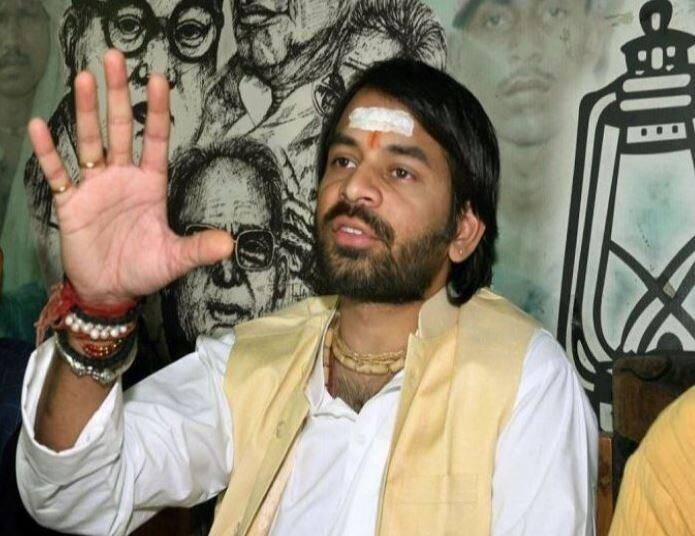 जानिए कौन हैं वे तीन लोग जिनकी वजह से तेजप्रताप ने की अपनी ही पार्टी से बगावत lok sabha election 2019 why Tej Pratap Yadav going against own party जानिए कौन हैं वे तीन लोग जिनकी वजह से तेजप्रताप ने की अपनी ही पार्टी से बगावत