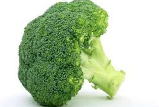 health benefits of broccoli good for health and skin marathi news Health Tips : निरोगी राहण्यासाठी आहारात करा ब्रोकोलीचा समावेश; मिळतील अनेक फायदे