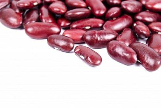 राजमा- पोटैशियम और मैग्नीशियम से भरपूर राजमा ब्लड प्रेशर कंट्रोल रखता है. इसमें मौजूद फाइबर कंटेंट बैड कॉलेस्ट्रॉल को घटाता है और हार्ट डिजीज से   बचाता है. इसमें प्रोटीन और आयरन भी पाया जाता है.