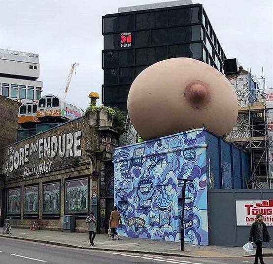 इसे देखते ही लोगों ने ना सिर्फ खूब तस्वीरें खिंची बल्कि वीडियो भी बनाई. 