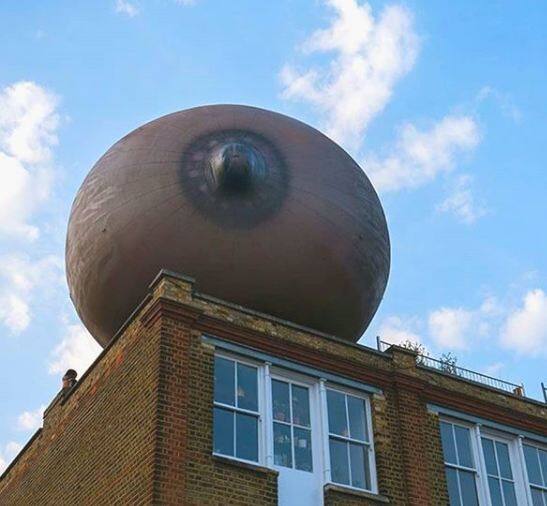 ऐसा माना जा रहा है ब्रेस्‍टफीडिंग को प्रमोट करने के लिए लगाए गए ये बैलून सुबह तक हटा दिए जाएंगे. पर लोगों के जेहन में इसकी यादें हमेशा के लिए रह जाएंगी. 