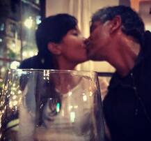 बेहद हॉट अंदाज में कैमरे के आगे पोज देती दिखाई दे रही है मिलिंद सोमन की पत्नी अंकिता, देखें तस्वीरें