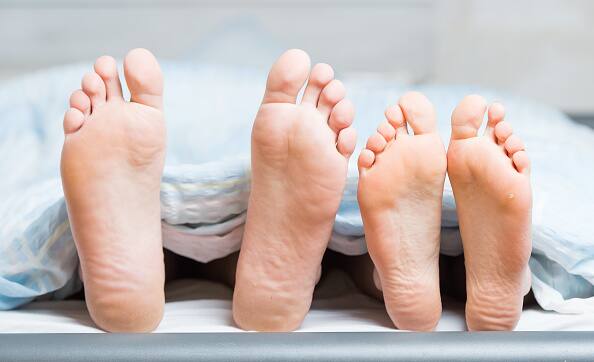 डॉ. एंड्रयू ब्रिग्स का कहना है कि गठिया जैसी बीमारियों को यौन स्वास्थ्य पर गहरा असर पड़ता है. ऐसे में इन दोनों के बीच संबंध पर अधिक विचार-विमर्श और रिसर्च होनी चाहिए. 