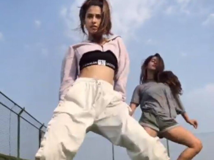 Disha Patani Dances On The Selena Gomez Song सेलेना गोमेज के गाने पर दिशा पटानी ने लगाए ठुमके