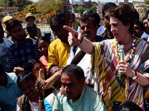 प्रियंका का BJP पर हमला, बोलीं- ये लोग सच्चे देशभक्त होते तो इंदिरा-राजीव का सम्मान करते प्रियंका का BJP पर हमला, बोलीं- ये लोग सच्चे देशभक्त होते तो इंदिरा-राजीव का सम्मान करते