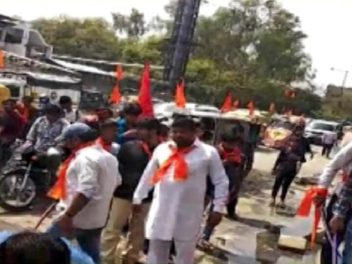 Sword-weilding 'Hindu Sena' threaten meat shop owners in Gurugram to shut shop during Navratri गुरुग्राम: कथित ‘हिंदू सेना’ ने जबरन बंद कराई मीट दुकानें, नवरात्र में आस्था को ठेस पहुंचने की कही बात