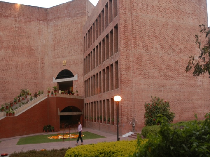 Driver son gets admission in IIM Ahmedabad संघर्ष से भरी है ड्राइवर के इस बेटे की कहानी, अब आईआईएम-अहमदाबाद में मिलेगा दाखिला