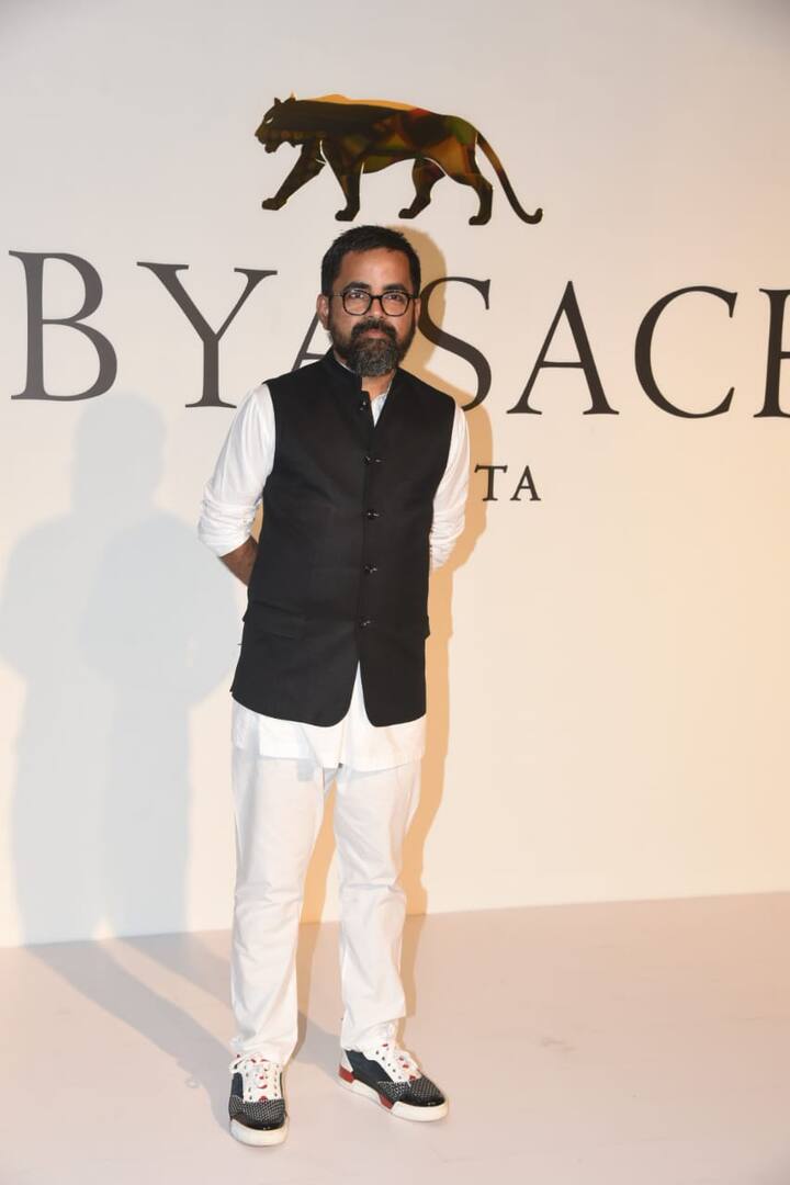  अपने कलेक्शन और अब तक के सफर पर डिजाइनर ने कहा, 