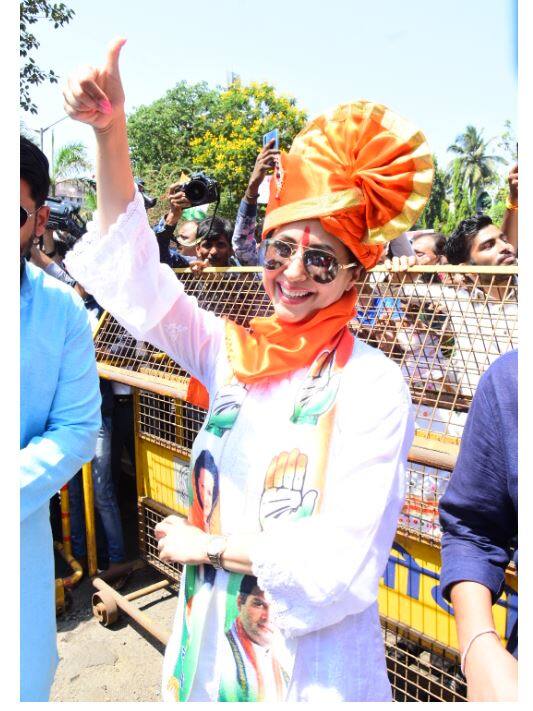 2014 के लोकसभा चुनाव में उत्तर मुंबई सीट से बीजेपी के गोपाल शेट्टी ने जीत दर्ज की थी. इस बार गोपाल शेट्टी से ही उर्मिला का मुकाबला है.