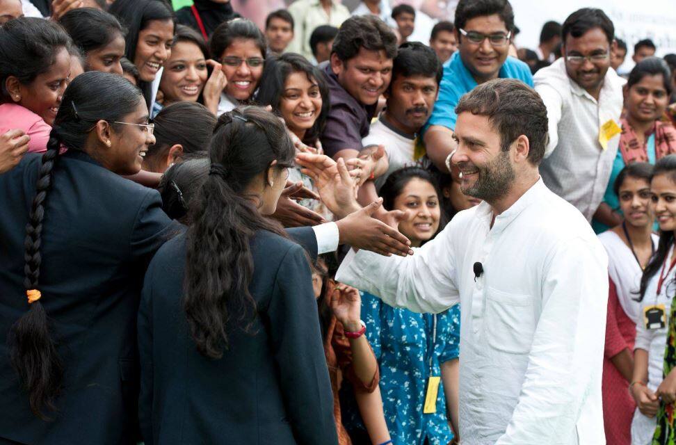 कांग्रेस का छात्रों के लिए बड़ा वादा- हमारी सरकार बनी तो सरकारी परीक्षाओं में नहीं लगेगा आवेदन शुल्क lok sabha election 2019 congress promise to end Application fee for students in government exam कांग्रेस का छात्रों के लिए बड़ा वादा- हमारी सरकार बनी तो सरकारी परीक्षाओं में नहीं लगेगा आवेदन शुल्क