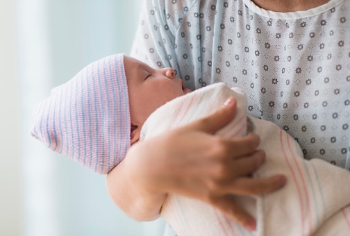 Newborn Care Tips: How to take care of babies in Corona epidemic period, know here Newborn Care Tips : कोरोना महामारी काल में शिशुओं का कैसे रखें ख्याल, जानिए यहां