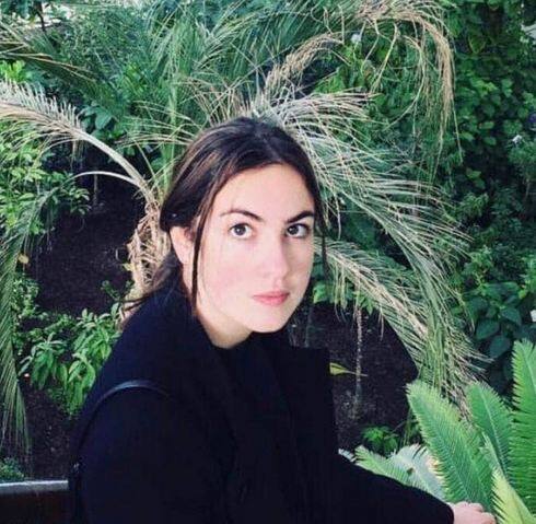 फेसबुक पर एक तस्वीर से महिला को अपने पूर्व पति की दूसरी शादी कर लेने का पता चला.