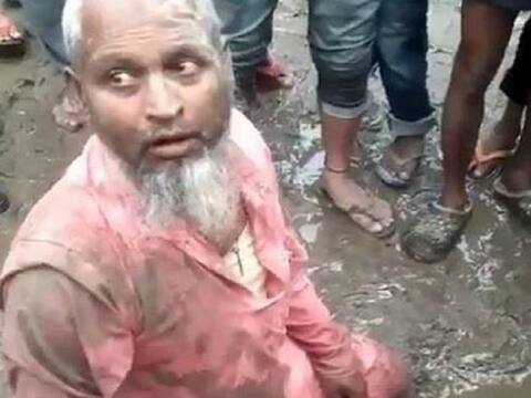 असम में मुस्लिम व्यक्ति को बीफ बेचने के लिए पीटा, जबर्दस्ती खिलाया सूअर का मांस असम में मुस्लिम व्यक्ति को बीफ बेचने के लिए पीटा, जबर्दस्ती खिलाया सूअर का मांस