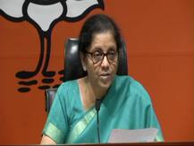 राफेल विवाद: कांग्रेस पर सरकार का पलटवार, रक्षा मंत्री बोलीं- राहुल ने की कोर्ट की अवमानना